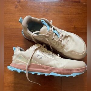 Altra Lone Peak 7 Women's Trail Running Shoes - Cream and Tan, size 9